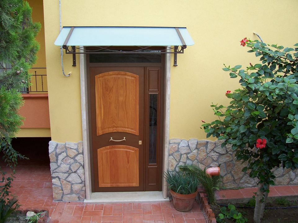 Portone ad un